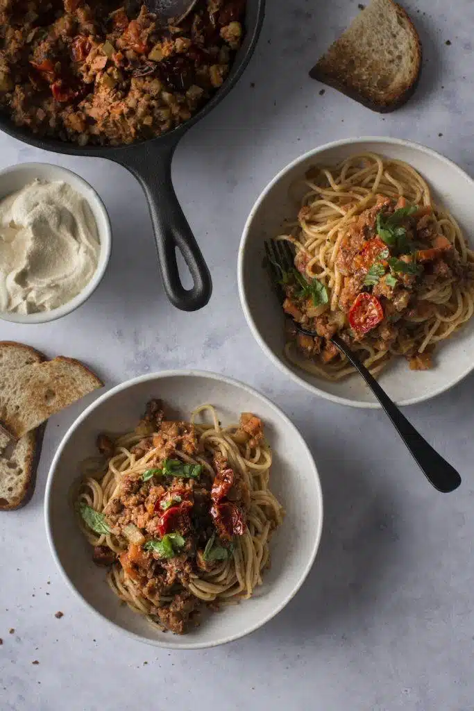 Vegetarbolognese med supersøte tomater – fra En skikkelig digg kokebok 1 – 20. bolognese med sote tomater og linser