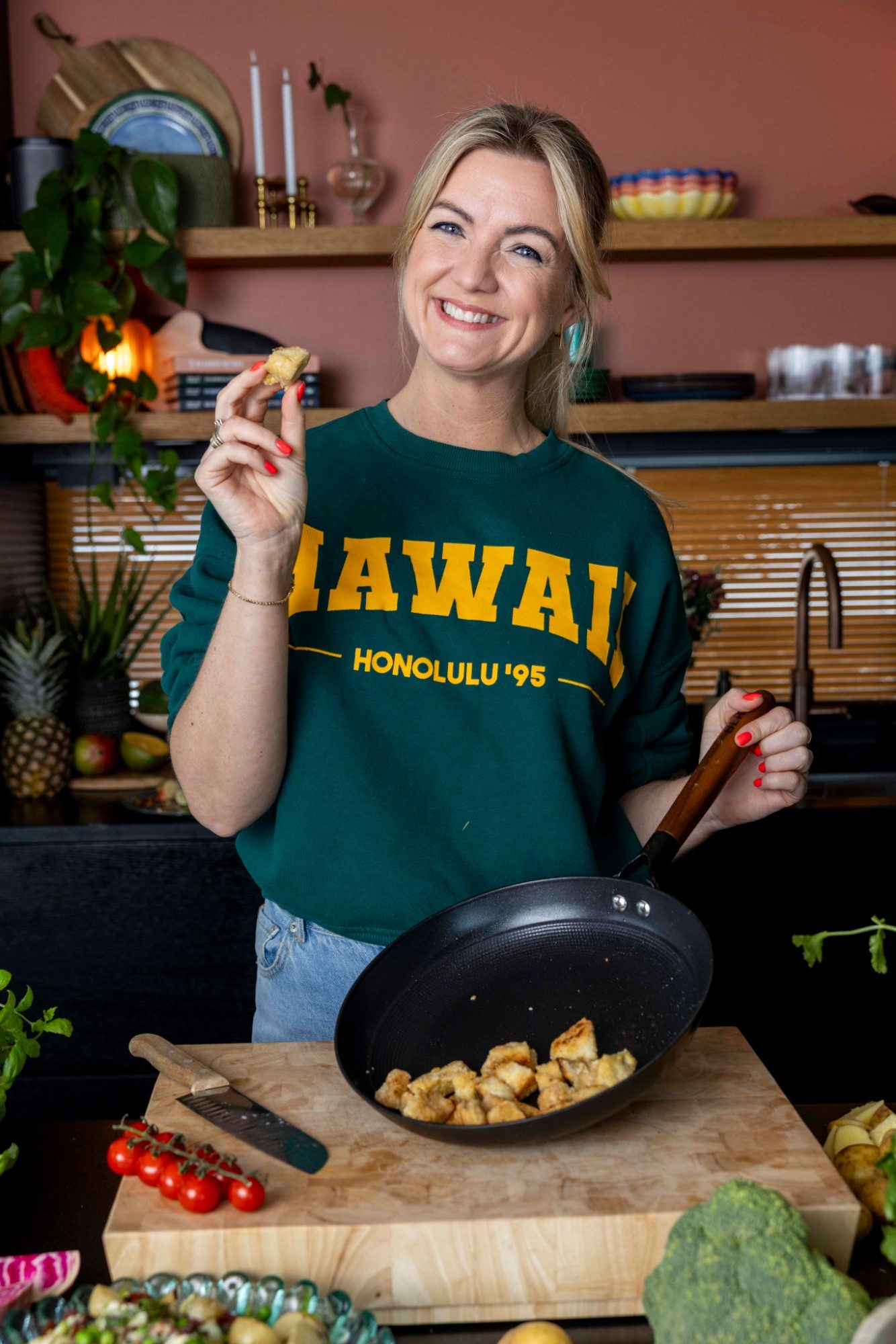 Hanne-Lene Dahlgren med sprø tofu i stekepanne